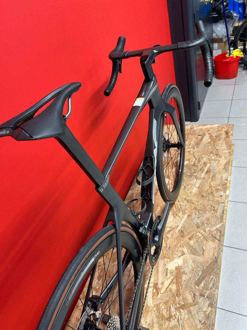Used BMC Teammachine R Shimano Ultegra Di2 2027 Road & Gravel, Black — image 7 of 9