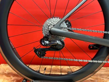 Used BMC Teammachine R Shimano Ultegra Di2 2027 Road & Gravel, Black — image 3 of 9