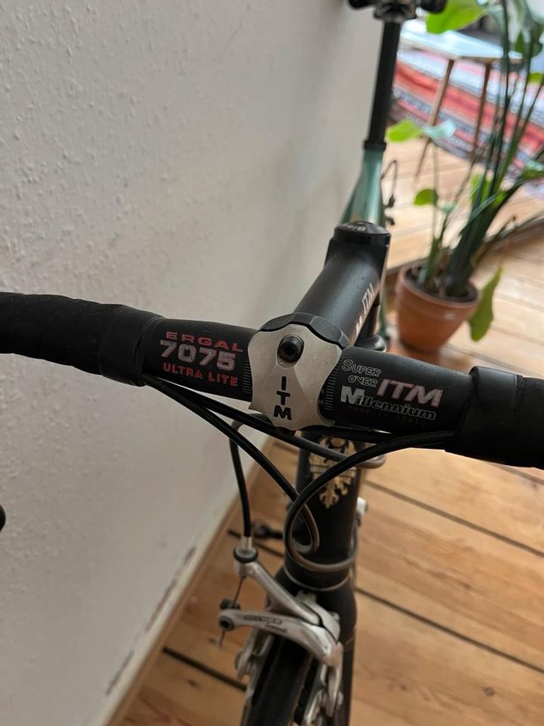 Used Bianchi Bianchi Custom Campagnolo Record 2003 Road & Gravel, Black — image 7 of 14