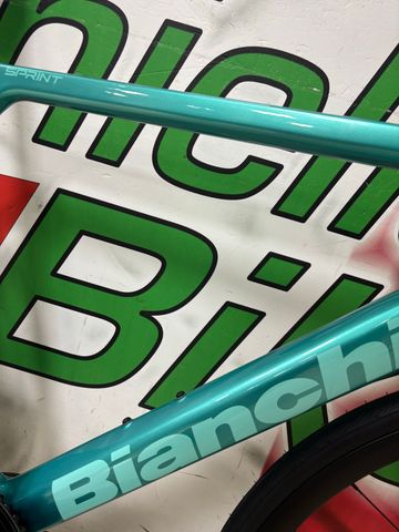 Używany Bianchi Sprint 105 2025 2025 Road & Gravel — zdjęcie 9 z 11