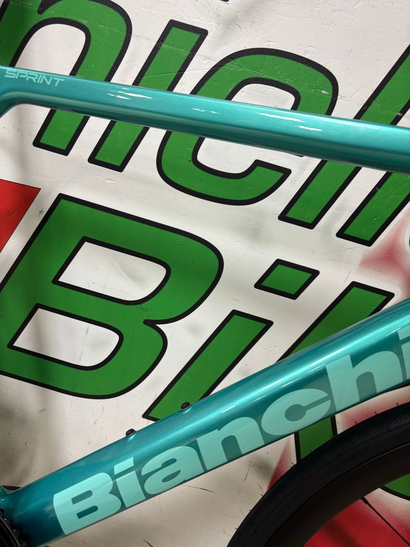 Używany Bianchi Sprint 105 2025 2025 Road & Gravel — zdjęcie 9 z 11