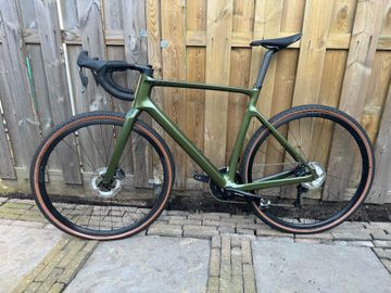 Used Scott Addict Shimano GRX 2023 Road & Gravel, Green — image 2 of 16