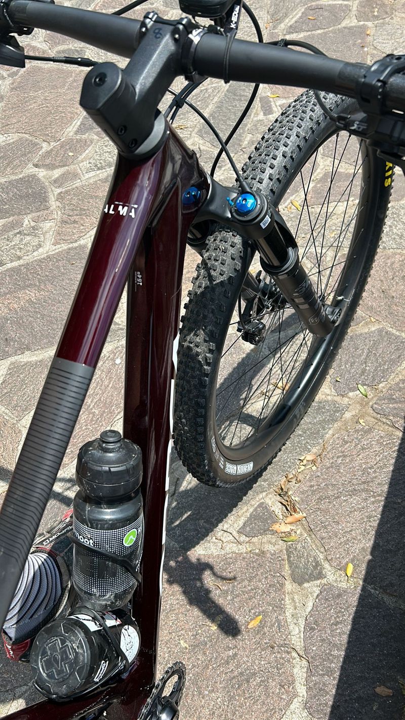 Orbea ALMA M20 2024 2024 Mountainbike usato, Rosso — immagine 4 di 4