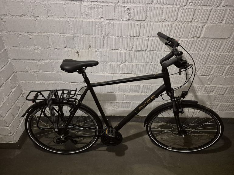 Used lakes Arco 90 2023 Urban, Black — image 1 of 10