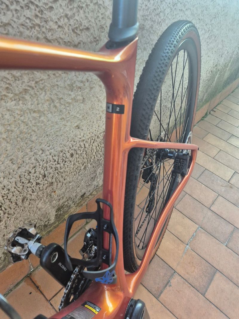 Used Giant Revolt Advanced 2 2025 2025 Road & Gravel, Orange — image 1 of 6