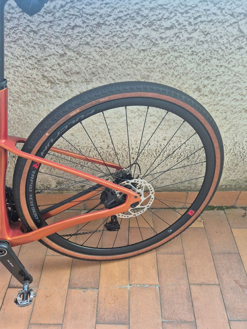 Used Giant Revolt Advanced 2 2025 2025 Road & Gravel, Orange — image 3 of 6