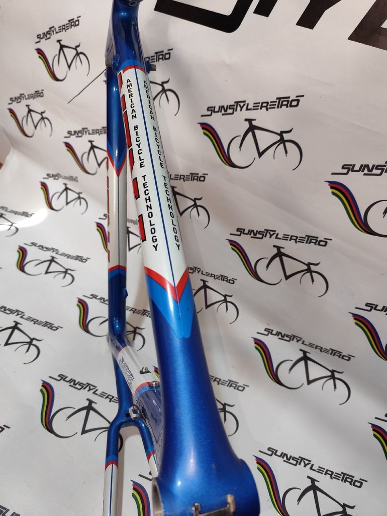 Used Trek 5500 oclv carbon United states postal service Lance Armstrong Trek 5500 oclv carbon United states postal service Lance Armstrong Custom Frameset 1998 Road & Gravel, Blue — image 22 of 25