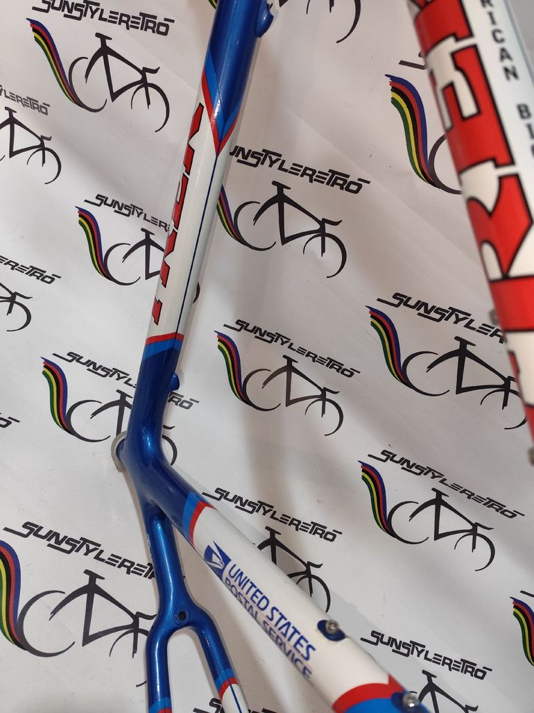 Used Trek 5500 oclv carbon United states postal service Lance Armstrong Trek 5500 oclv carbon United states postal service Lance Armstrong Custom Frameset 1998 Road & Gravel, Blue — image 23 of 25