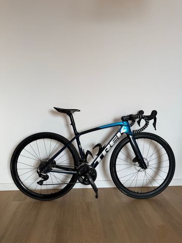 Brugt Trek Émonda SL 5 Disc 2022 2022 Road & Gravel