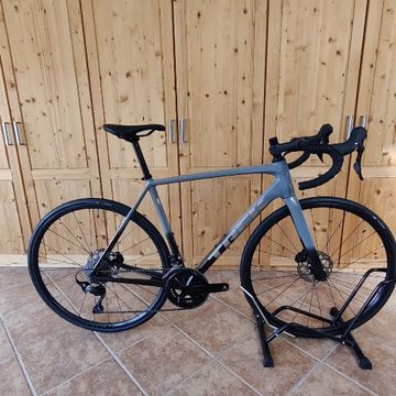 Trek Émonda ALR 5 2024 2024 Road & Gravel usato