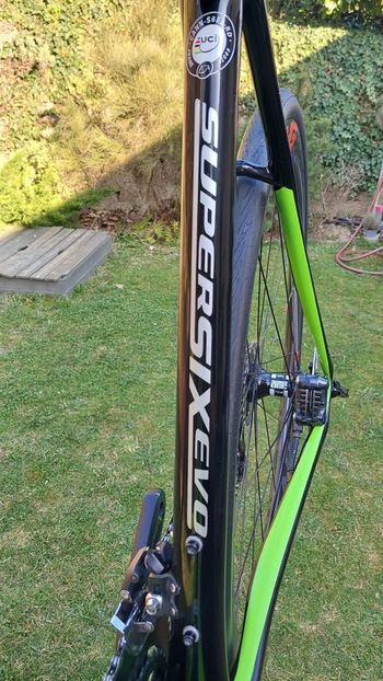 Used Cannondale SuperSix EVO Hi-Mod Ultegra 2018 Disc 2018 Road & Gravel, Green — image 9 of 10