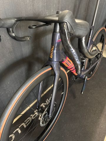 Used BMC Teammachine R SRAM Force eTap AXS 2027 Road & Gravel, Blue — image 5 of 8