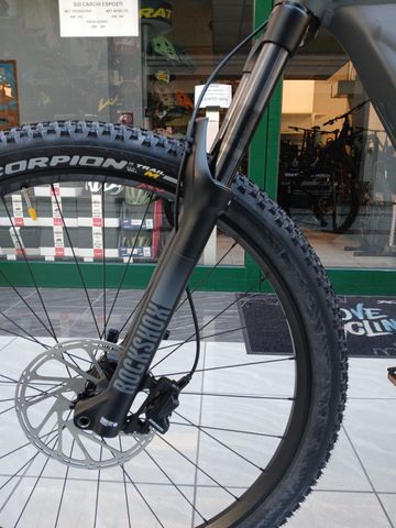 Gebrauchtes Fantic XTF 1.5 All Track 2025 2025 Mountainbike, Hellgrau, 29 — Bild 4 von 5