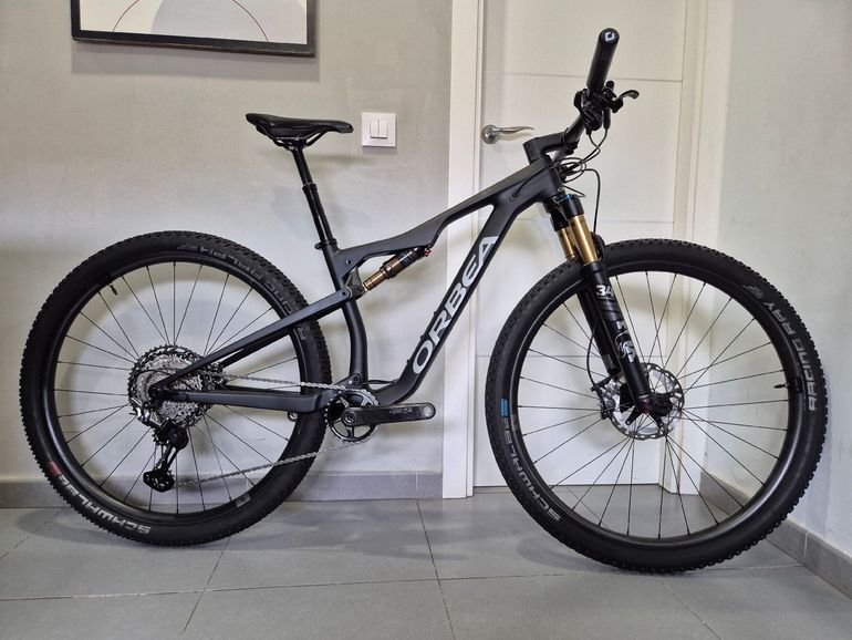 Used Orbea OIZ M PRO 2022 2022 Mountainbike, Black, 29 — image 1 of 10