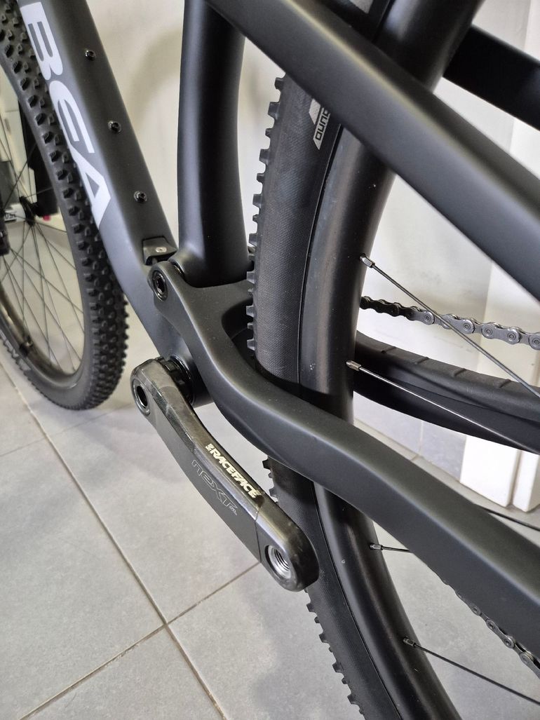 Used Orbea OIZ M PRO 2022 2022 Mountainbike, Black, 29 — image 5 of 10