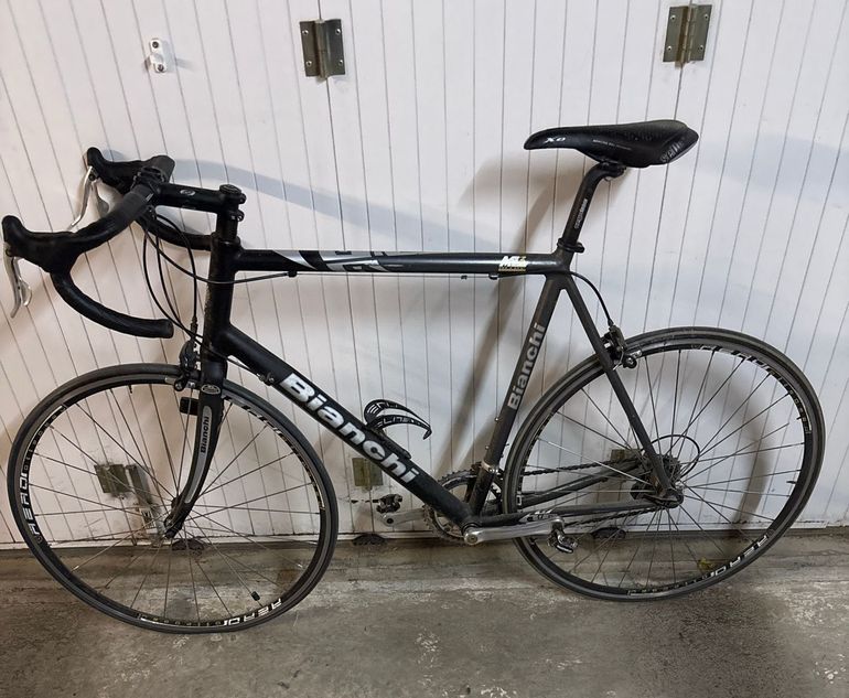 Used Bianchi Custom Campagnolo Veloce 2000 Road & Gravel, Black — image 2 of 3