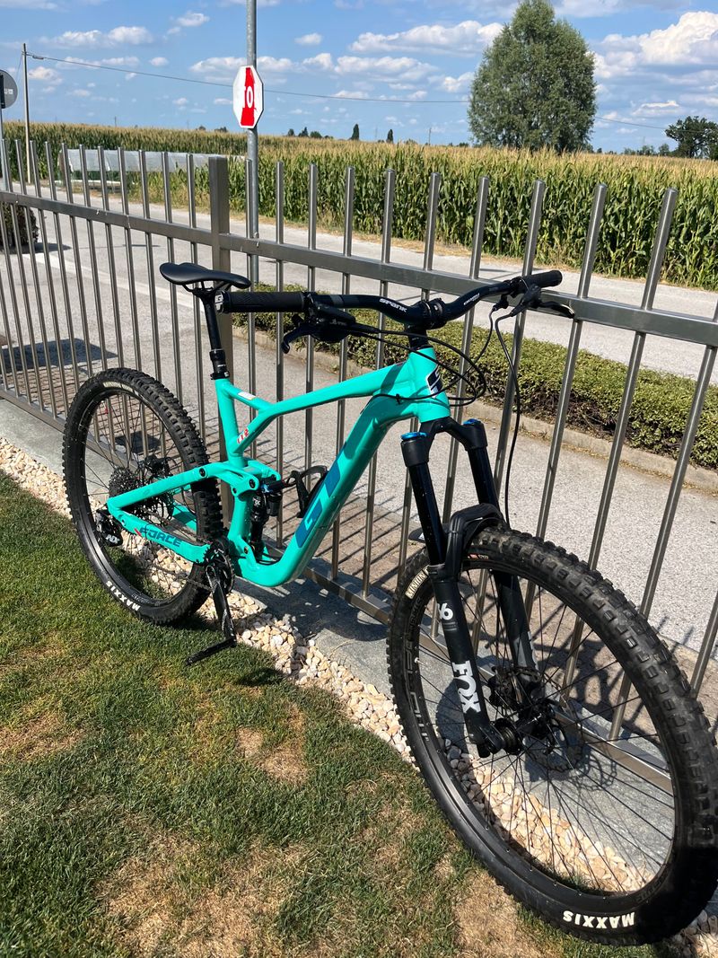 Used GT Force Expert 2021 Mountainbike, Blue — image 5 of 11