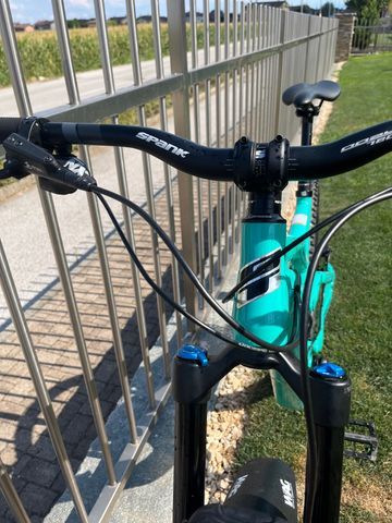 Used GT Force Expert 2021 Mountainbike, Blue — image 10 of 11