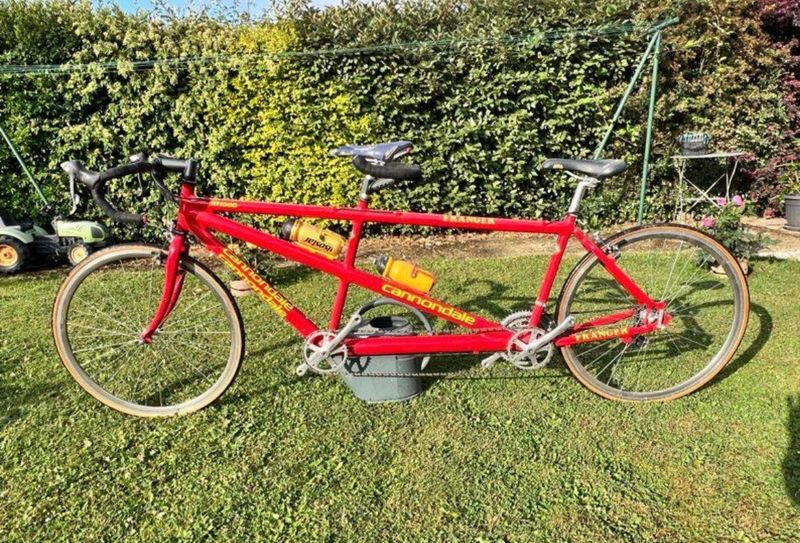 Used Cannondale Custom Shimano 105 2010 Road & Gravel, Red — image 1 of 3