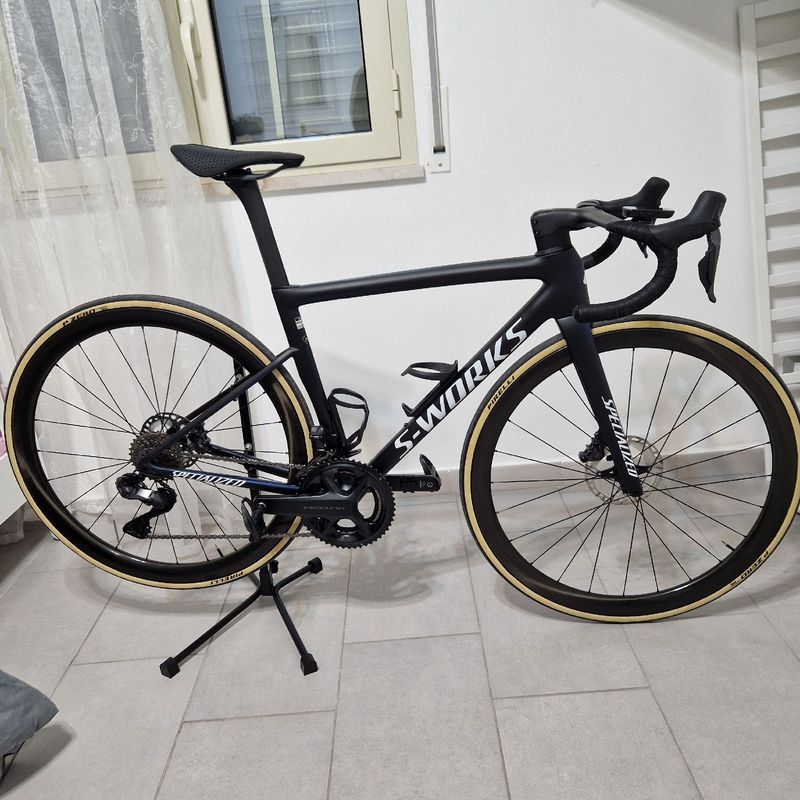 Used Specialized Tarmac Shimano Ultegra Di2 2026 Road & Gravel, Black — image 3 of 3