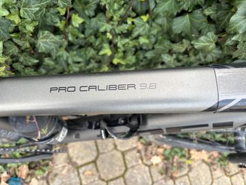 Used Trek Procaliber 9.8 SL 2018 2018 Mountainbike, Light Gray, 27.5, 29 — image 5 of 14