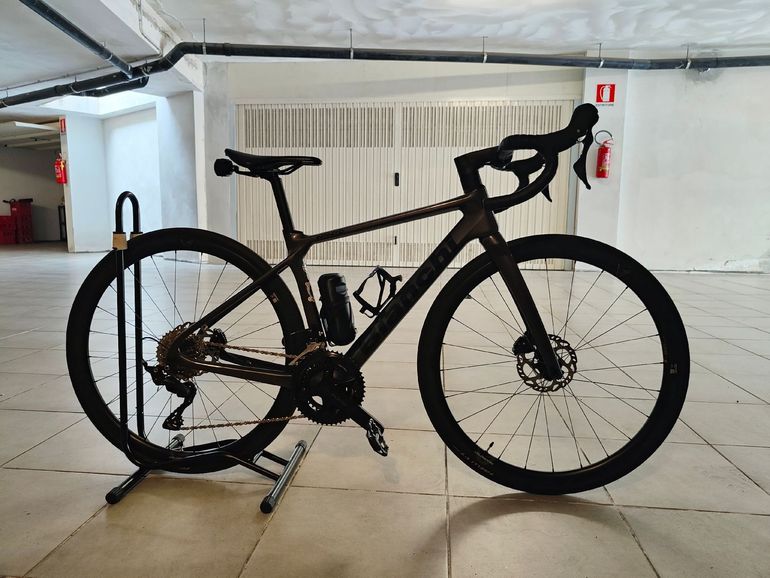 Used Bianchi Infinito 105 2024 2024 Road & Gravel, Black — image 1 of 7