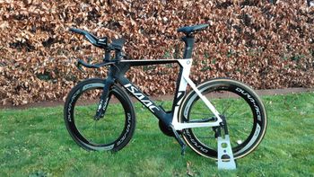 Isaac, MUON ACT AERO 60 SL