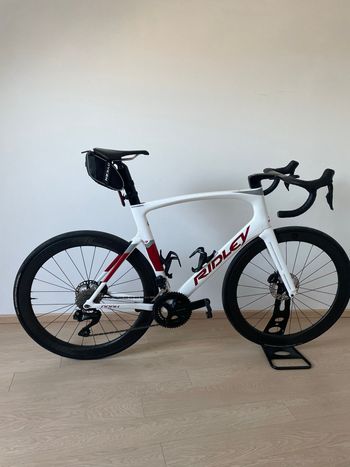 Ridley, Noah Fast Disc - Shimano 105 DI2 // 2x12s 2023