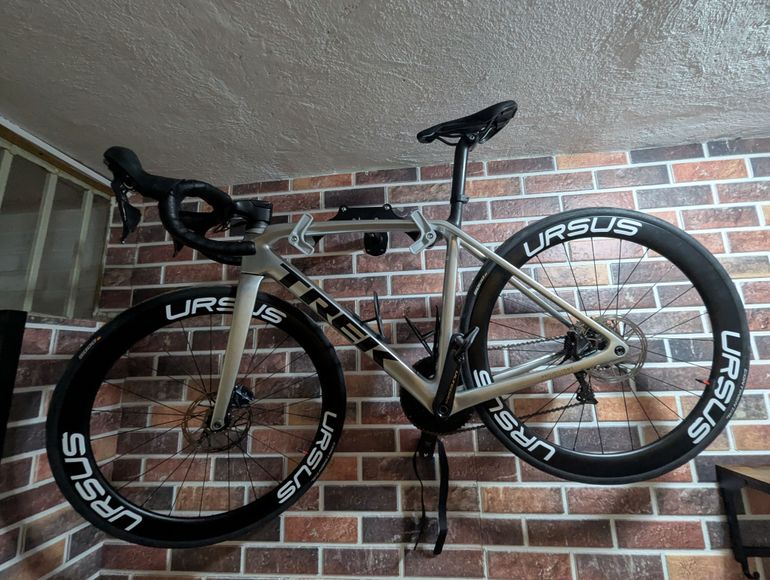 Used Trek Émonda SL 6 2021 2021 Road & Gravel, Light Gray — image 3 of 7