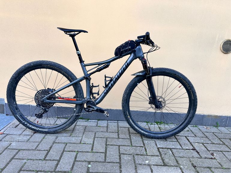 Used Specialized Epic SRAM GX 2018 Mountainbike, Light Gray, 29 — image 3 of 3