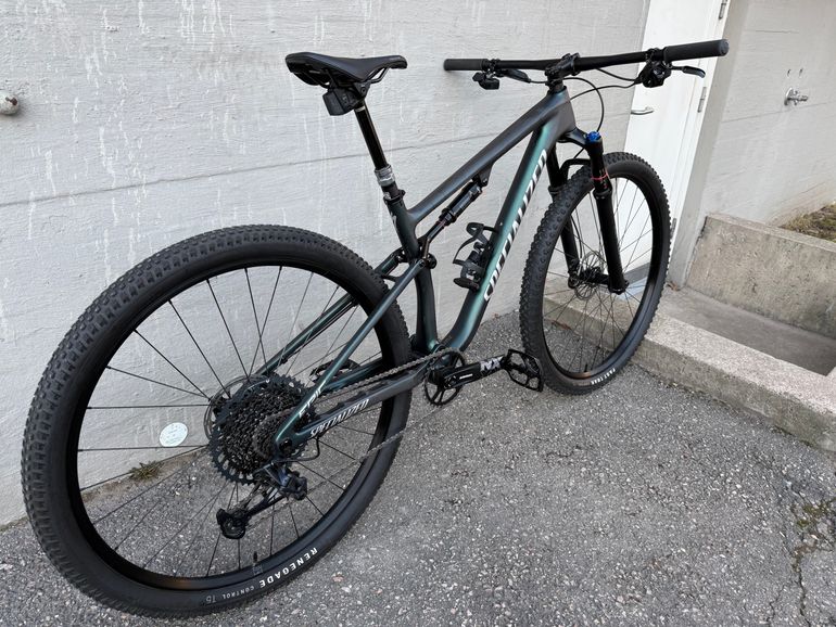 Used Specialized Epic Comp 2022 2022 Mountainbike — image 3 of 13