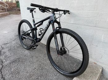 Used Specialized Epic Comp 2022 2022 Mountainbike — image 2 of 13