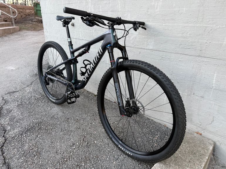 Used Specialized Epic Comp 2022 2022 Mountainbike — image 2 of 13