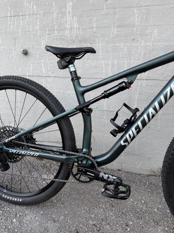 Used Specialized Epic Comp 2022 2022 Mountainbike — image 10 of 13