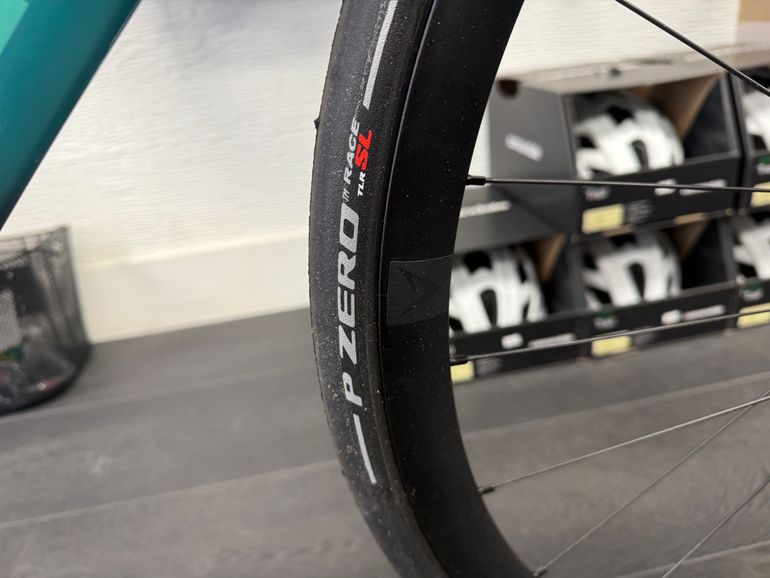 Used Bianchi Aquila RC Rival Etap AXS E1 2026 2026 Road & Gravel, Green — image 5 of 9