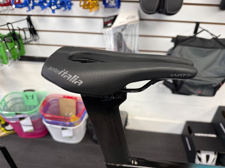 Used Bianchi Aquila RC Rival Etap AXS E1 2026 2026 Road & Gravel, Green — image 6 of 9