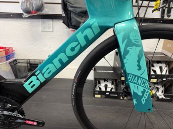 Used Bianchi Aquila RC Rival Etap AXS E1 2026 2026 Road & Gravel, Green — image 4 of 9
