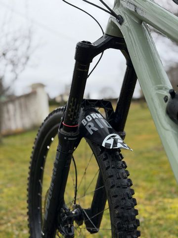 Used Commencal CLASH ORIGIN 2022 2022 Mountainbike, Light Gray, 27.5 — image 13 of 16