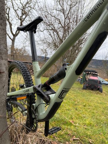 Used Commencal CLASH ORIGIN 2022 2022 Mountainbike, Light Gray, 27.5 — image 16 of 16
