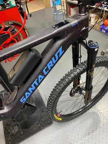 Used Santa Cruz Bullit Podium 2026 2026 Mountainbike, Black, 29, 27.5 — image 5 of 8