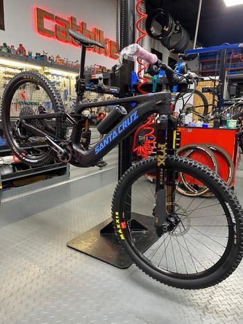 Used Santa Cruz Bullit Podium 2026 2026 Mountainbike, Black, 29, 27.5 — image 7 of 8