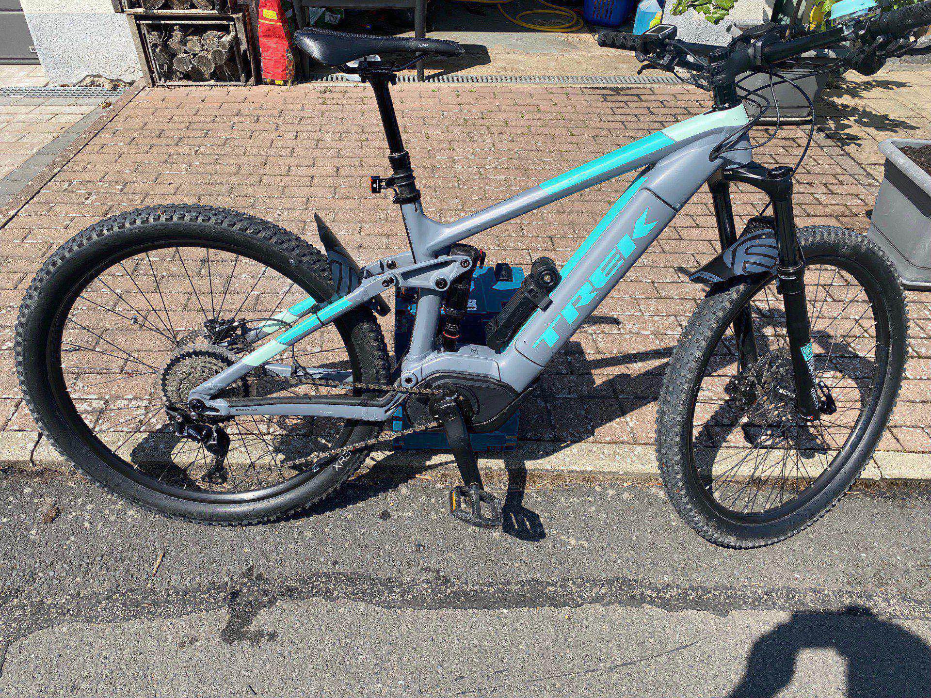 trek powerfly fs 5 g2 w