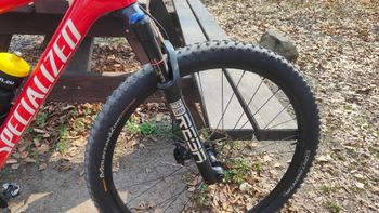 Used Specialized Epic Comp 2021 2021 Mountainbike, Red, 29 — image 7 of 9