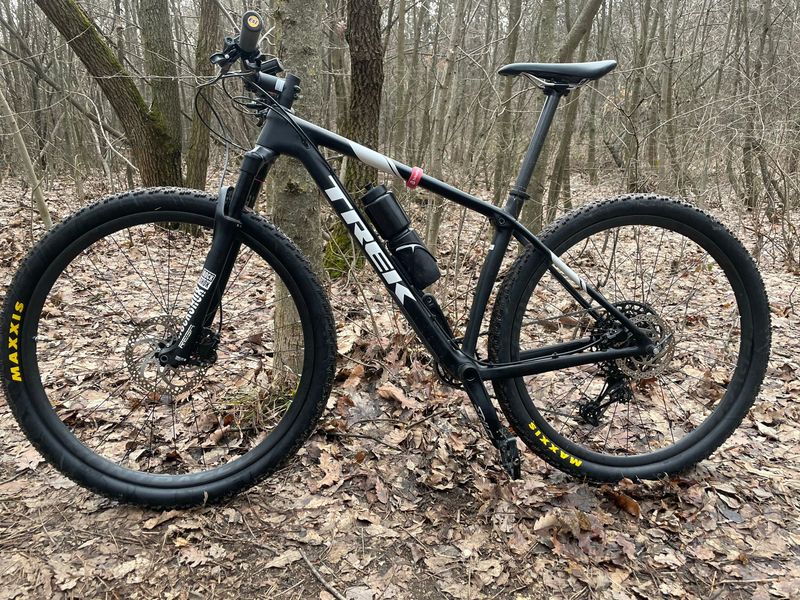 Used Trek Procaliber 9.7 2020 2020 Mountainbike, Black, 29 — image 3 of 28