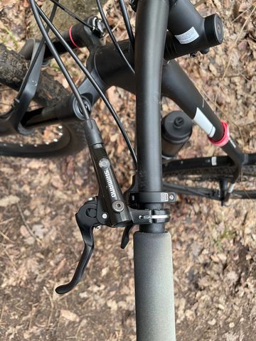 Used Trek Procaliber 9.7 2020 2020 Mountainbike, Black, 29 — image 2 of 28