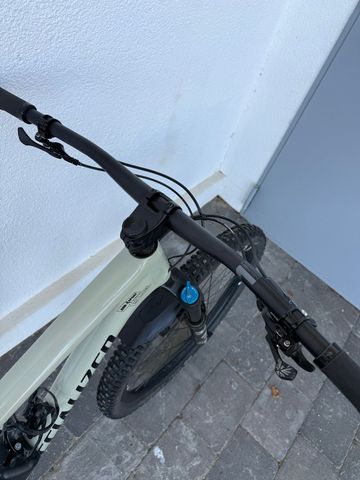 Used Specialized Epic Expert EVO 2019 2019 Mountainbike, Light Gray, 29 — image 7 of 13
