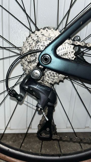 Used Scott Addict 40 2022 2022 Road & Gravel, Green — image 2 of 6