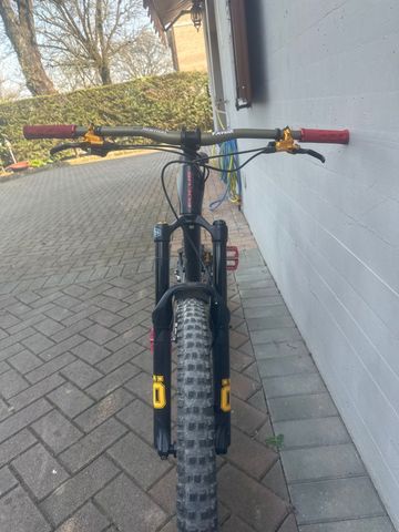Used Focus Sam SRAM GX 2018 Mountainbike, Black — image 5 of 9