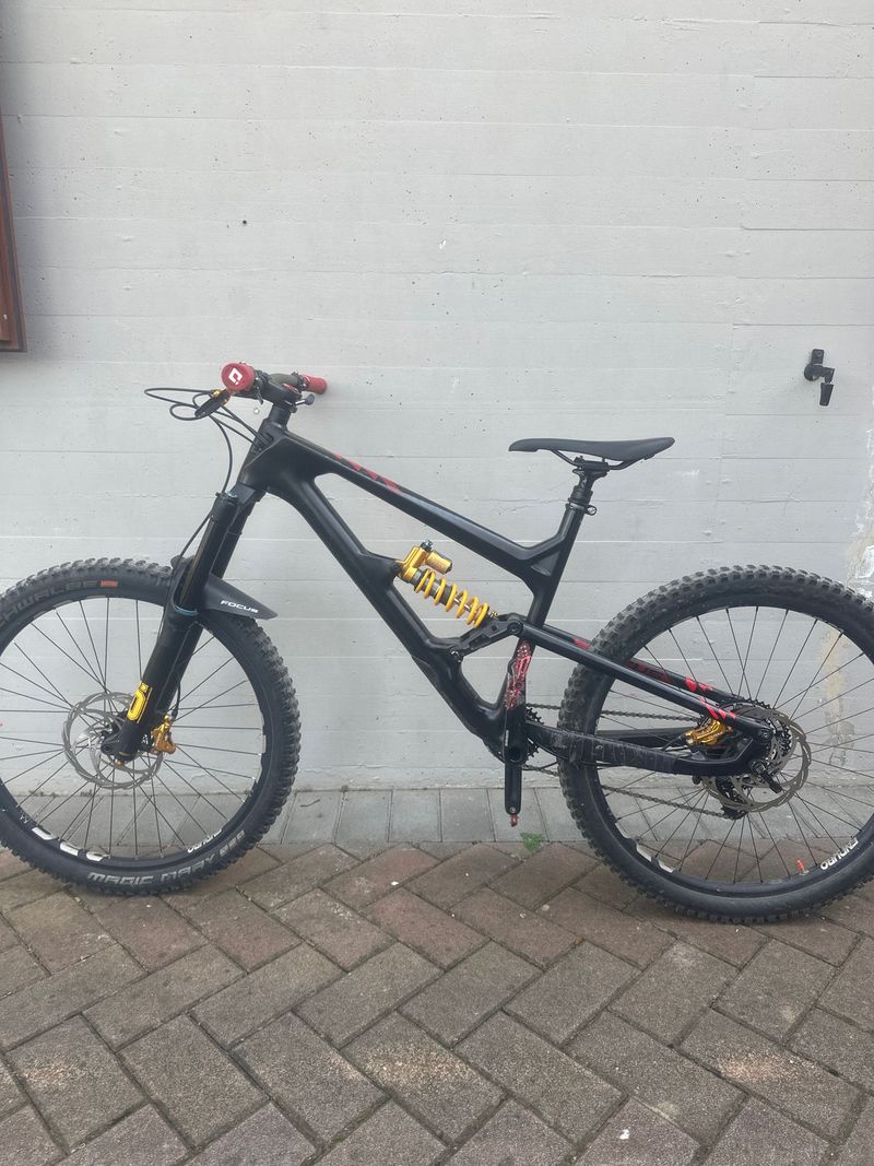 Used Focus Sam SRAM GX 2018 Mountainbike, Black — image 2 of 9