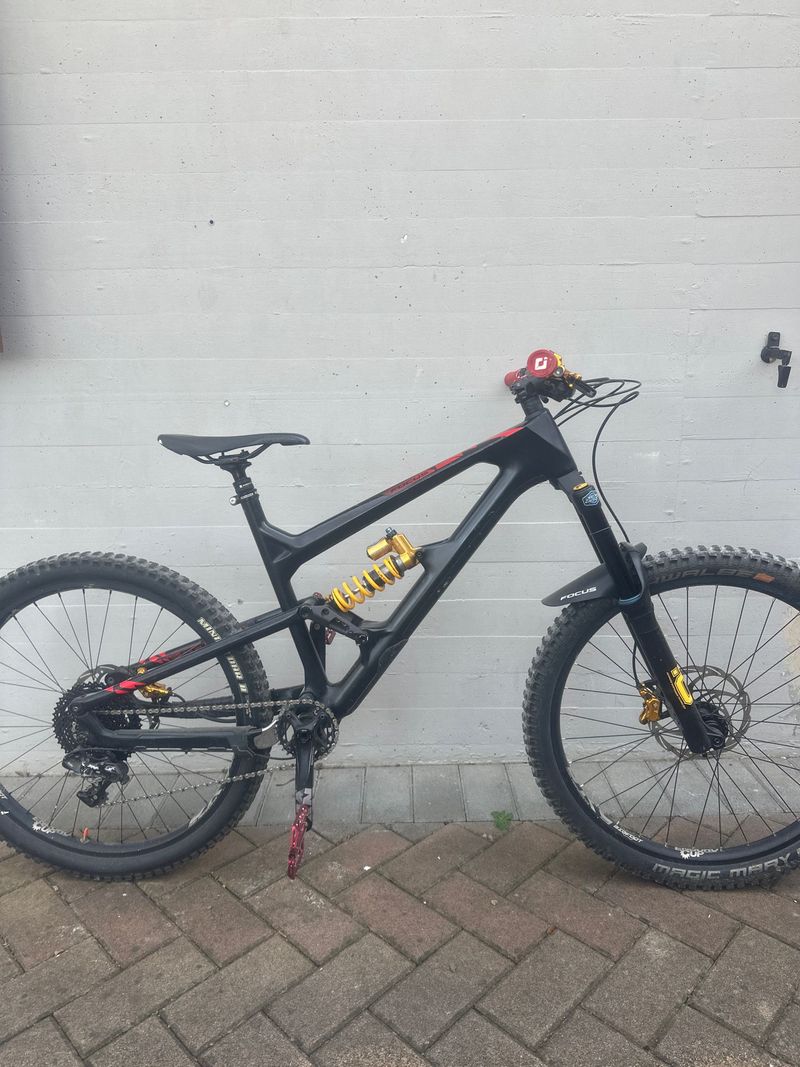 Used Focus Sam SRAM GX 2018 Mountainbike, Black — image 1 of 9